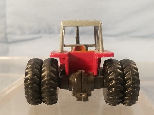 Vintage Ertl Massey Ferguson 699 Tractor w/ duals Cab Diecast Tractor 1/64 Scale - Picture 4 of 6