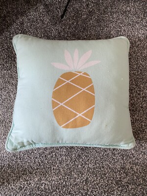 safran barker x primark Kissen