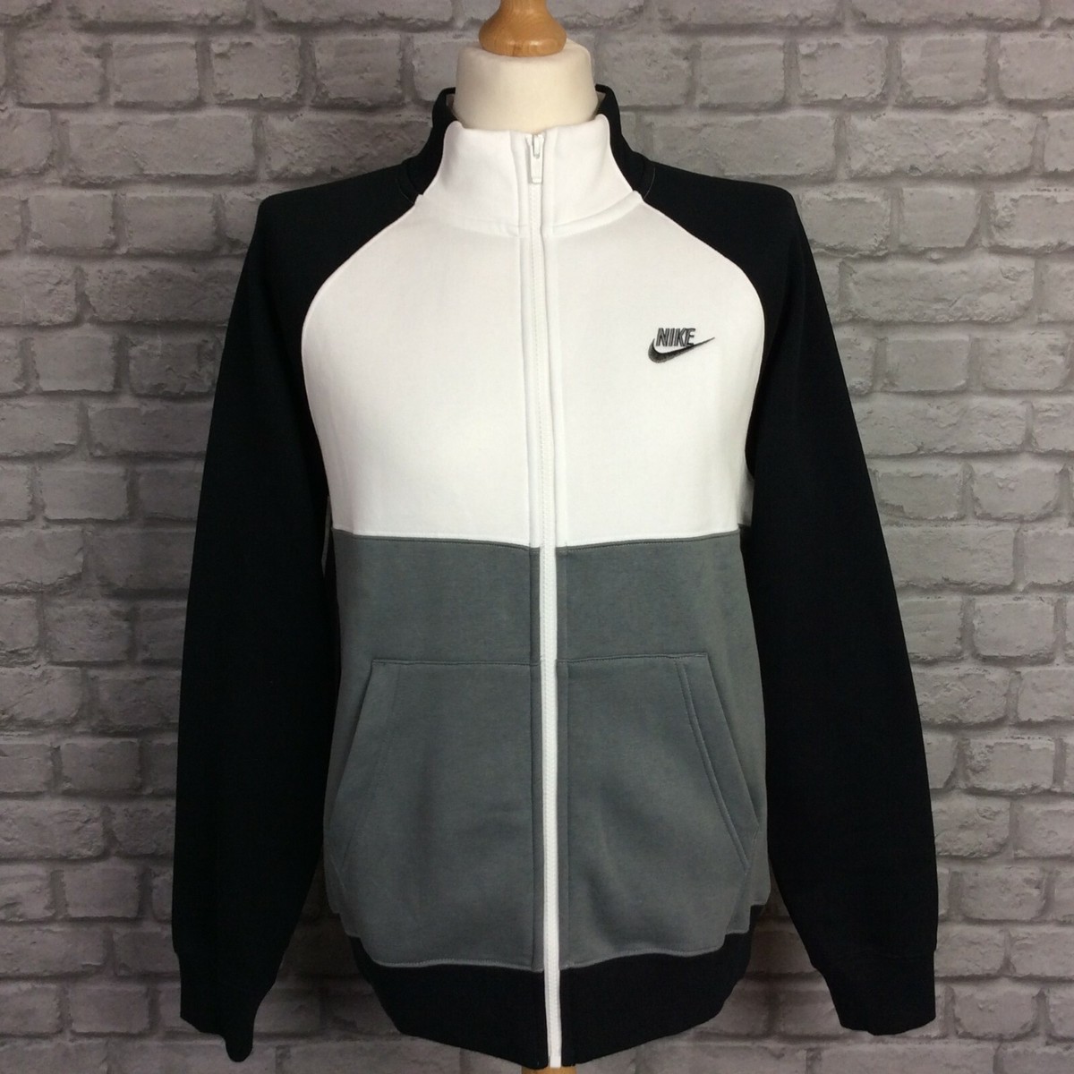 NIKE MENS GREY WHITE BLACK CHARIOT TRACK TOP / JOGGERS *SOLD SEPARATELY*  KL* | eBay