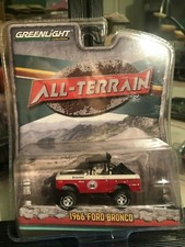 1/64 GREENLIGHT ALL TERRAIN 1966 #66 FORD BRONCO RED AND WHITE