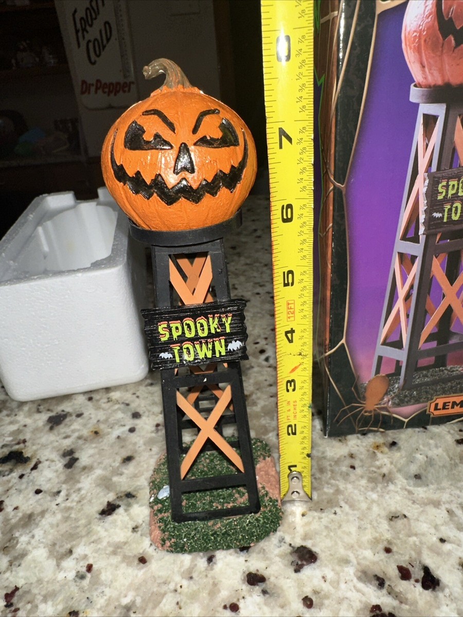 Lemax 83341 EVIL PUMPKIN WATER TOWER Spooky Town Table Accent
