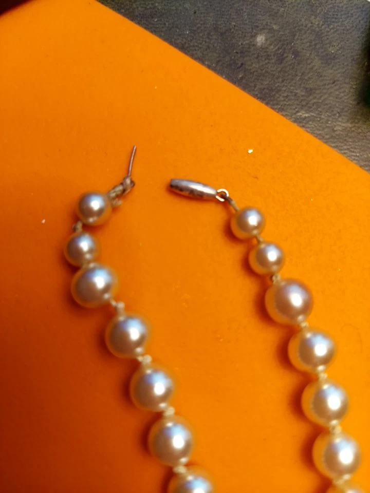 NADRI 白色人造珍珠 23-1/2 英寸项链珍珠 6.35 毫米 100 美元 Dillards Asheville — 第 2/4 张图片