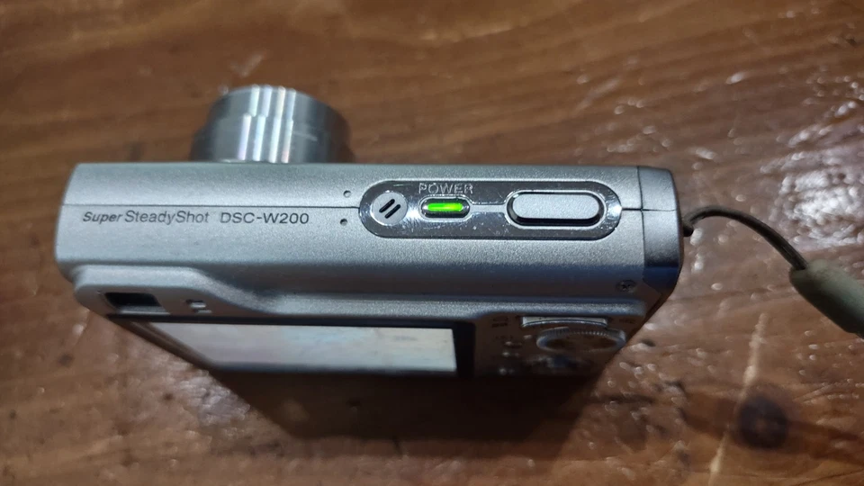 Sony CyberShot DSC-W200-SILVER-12.1 MP-Digital Camera-Battery, Charger-Tested  - Image 3 of 4