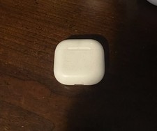 Apple AirPods 4th Gen Wireless Bluetooth Earbuds w Charging Case Does Not Charge