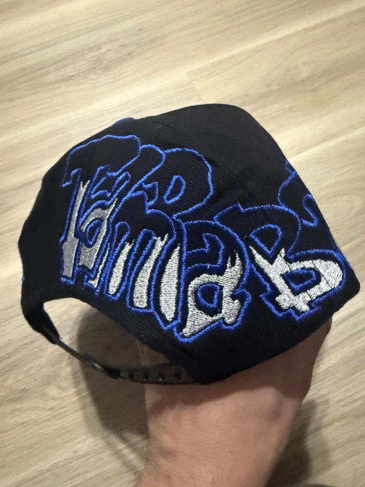 Sombrero bootleg de graffiti Lightning de Tampa Bay inspirado en la NHL de colección Foto 2 de 4