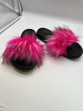 Women  s Size 44-45 Pink Faux Fur Slide Slippers