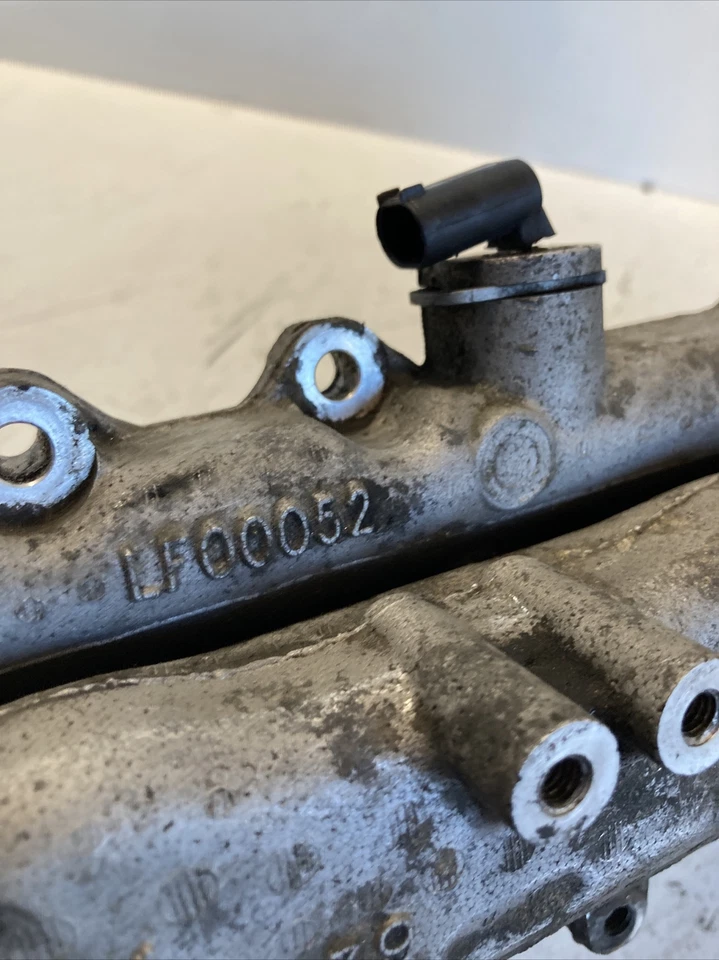 Mercedes W211 Intake Manifold And Egr Valve 00005320C4 / Lf00052 V6 E280Cdi 2007 - Image 3 of 4