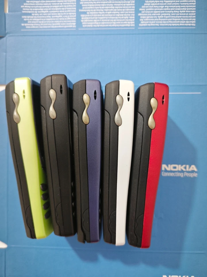 Nokia 8210 (desbloqueado), sem nenhum arranhão, funciona muito bem GSM - Imagem 2 de 4