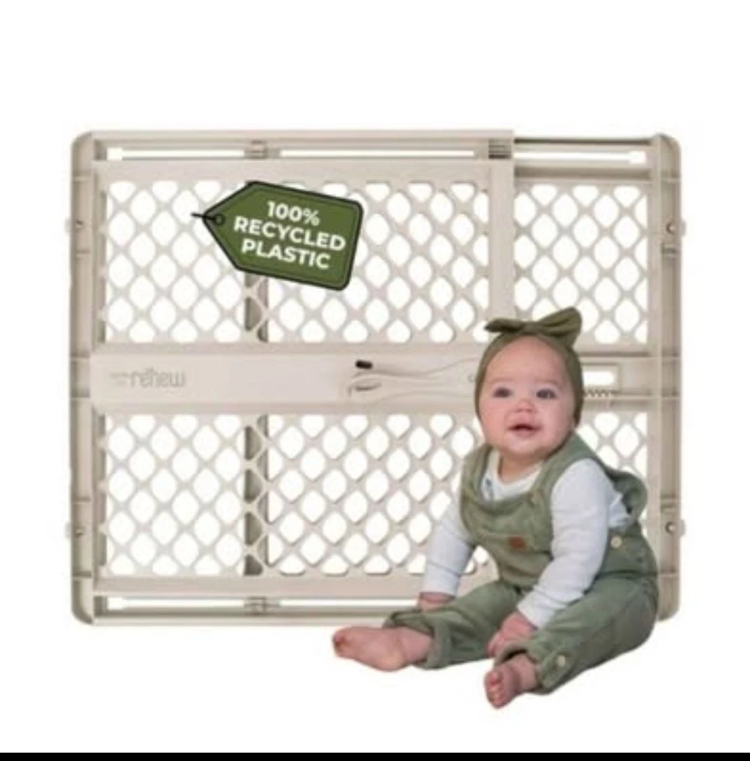 Toddleroo by North States Renew 100% Recycled Plastic Baby Gate 26"-42" New
Opens in a new window or
