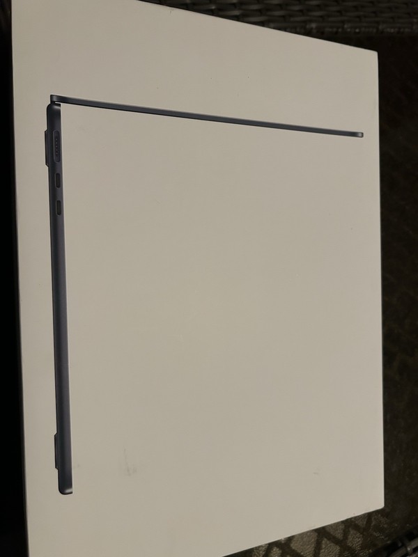 Apple MacBook Air 15-inch BOX ONLY 