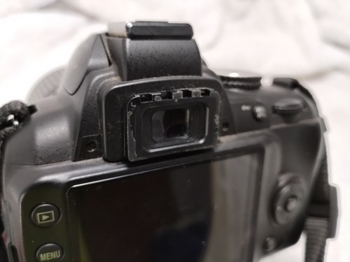 Nikon D3000 W/ 55-200mm 1:4-5.6G ED VR With Brand New Batteries & Charger - Picture 4 of 17