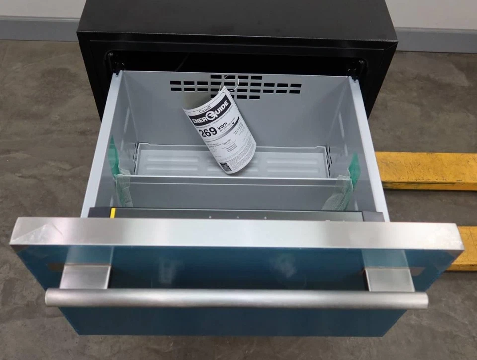 Thermador Freedom Collection 24" Built-In Undercounter Refrigerator T24UR915DS - Image 3 of 4