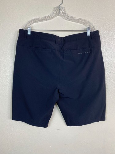 Oakley Herren Schwarz Golfshorts Größe 38 Chino Performance Neutral Outdoor 10" - Bild 15 von 16