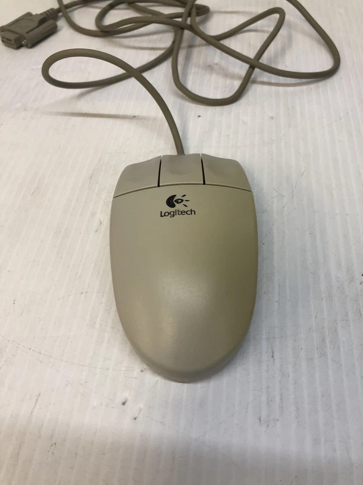 LOGITECH M-M35 3-BUTTON WIRED SERIAL TRACKBALL MOUSE, RETRO GAMING MOUSE - Image 2 of 4