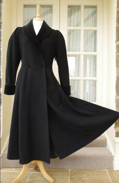 Women Laura Ashley Coat Black Wool 38 / M / 46