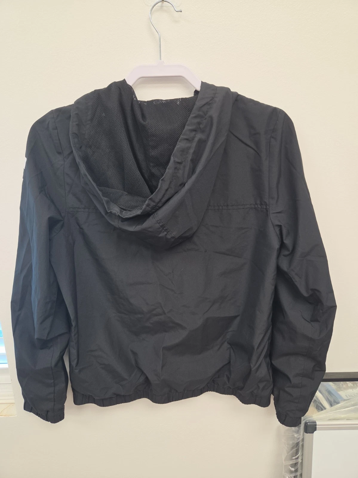 Van's Off The Wall Hooded Windbreaker - product detail image 2