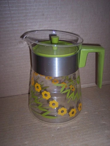 vintage Pyrex 8 cup Coffee Carafe beautiful floral pattern green avocado