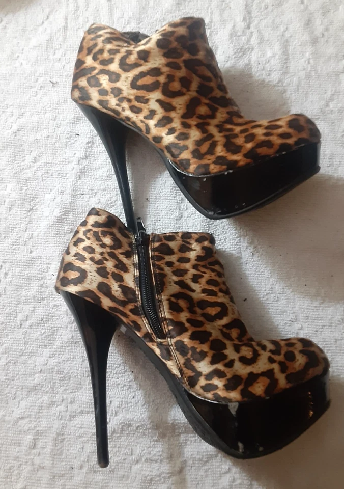 Botines de tacón de aguja con plataforma con estampado de leopardo de bambú para mujer talla 6,5 *LEER Foto 2 de 4