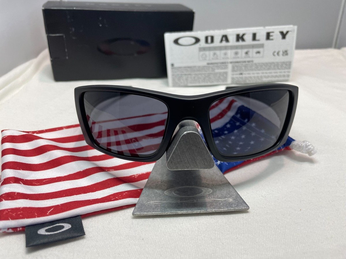 OAKLEY SI FUEL CELL MATTE BLACK USA FLAG ICONS GREY LENSES OAKLEY SI FUEL CELL MATTE BLACK USA FLAG ICONS GREY LENSES
