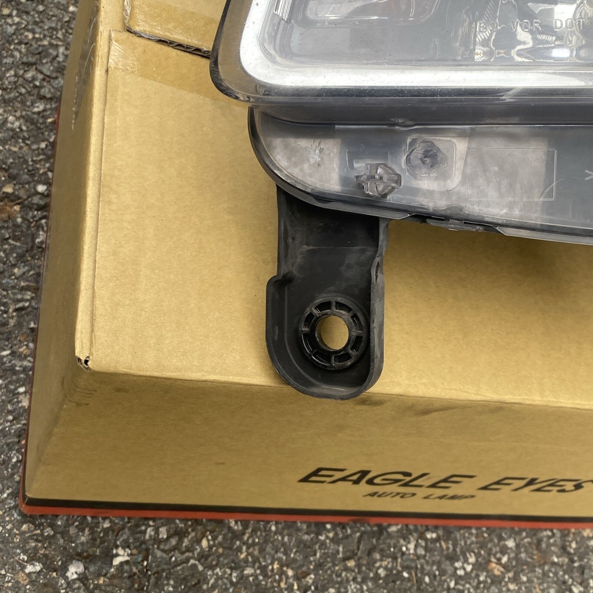2014-2016 Jeep Grand Cherokee Driver Left Halogen Headlight