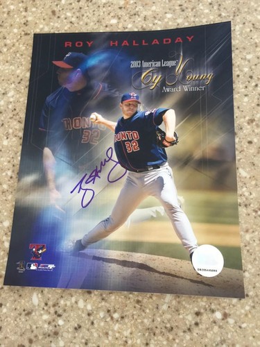 Roy Halladay Signed 2003 CY Young Photo - Toronto Blue Jays - Picture 6 of 6