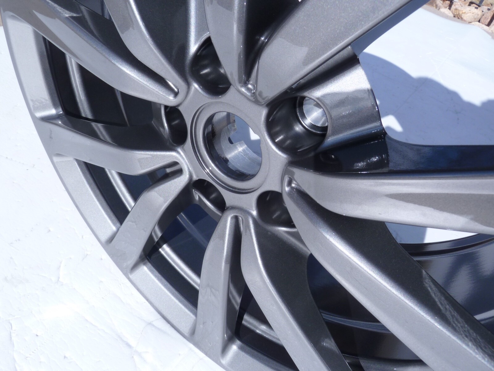 NEW ASTON MARTIN DB V8 VANTAGE REAR WHEEL OEM RIM 10 spoke 9.5x19" Inch Gray