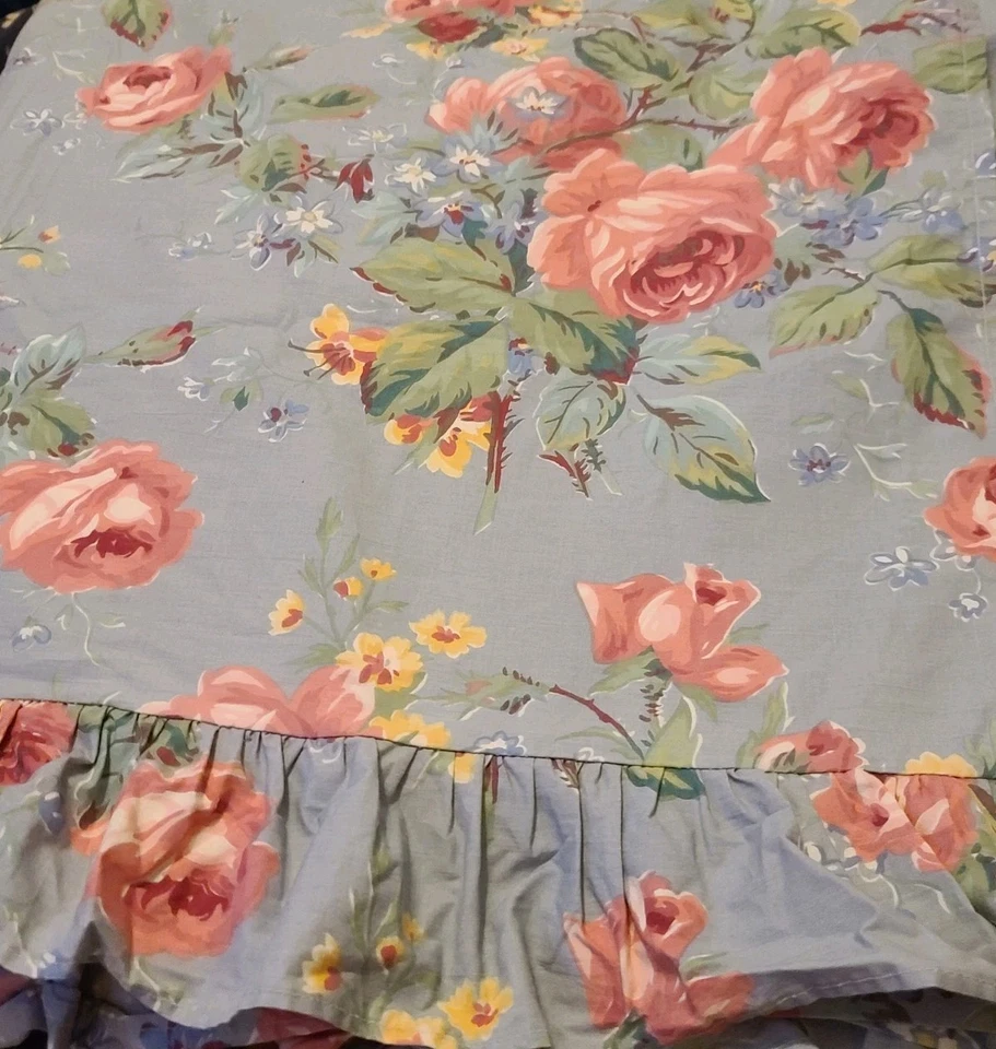 Rare 1994 Vintage Ralph Lauren Garden Rambler Queen Ruffled Flat Sheet - Image 2 of 4