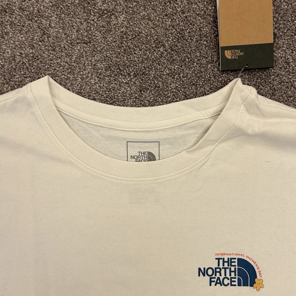 The North Face Women's White Tee Plus Size 2X Short Sleeves Crew Neck NWT $35 - Image 4 of 4