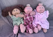 VTG 3 Cabbage Patch Kids w/ clothes no birth certificates