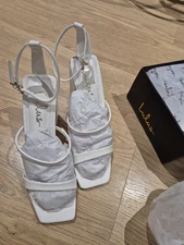 Lulus Heels Lace Up White Women’s Size 9