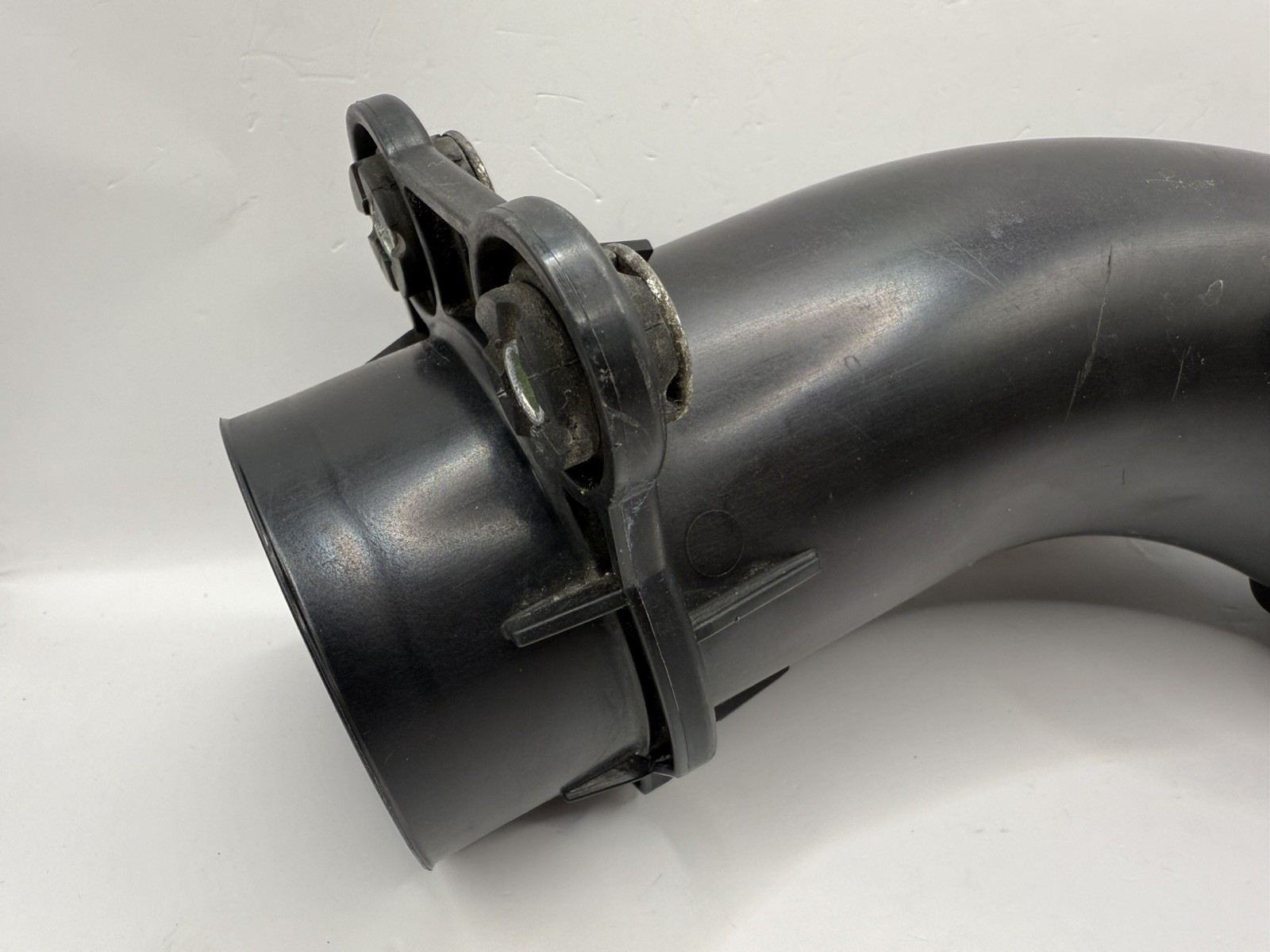 16-2020 Bentley Bentayga 6.0L W12 Right Air Cleaner Intake Tube Hose 36A129616A