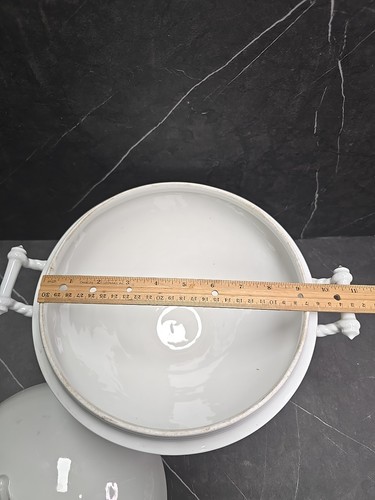 Superbe Stoneware Soup Turren White With Lid - Picture 10 of 11