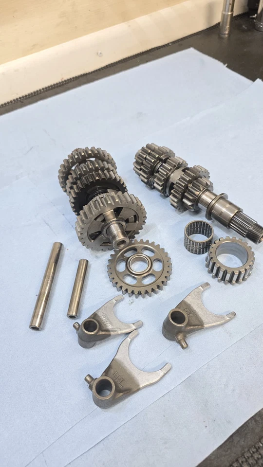 Honda Crf250r 2004-2009 transmisión Tranny montaje engranajes 2008  Foto 3 de 4