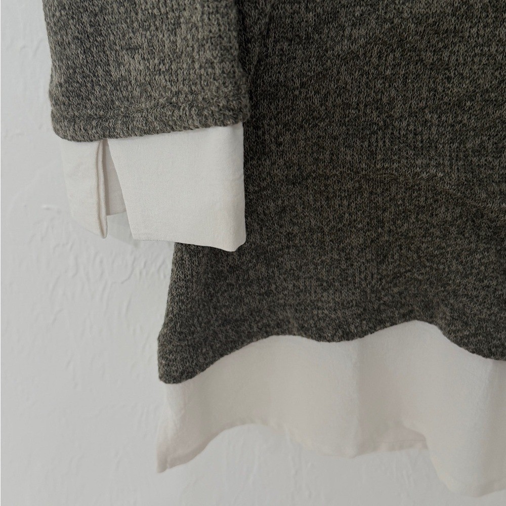 Gray sweater with white shirt collar "Good Days Only" size PS View 4