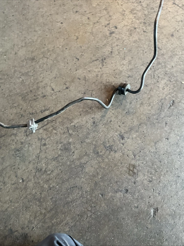 Tubo de línea dura freno delantero derecho Infiniti Q50 sedán 16-19 46240-4HK6A Foto 4 de 4