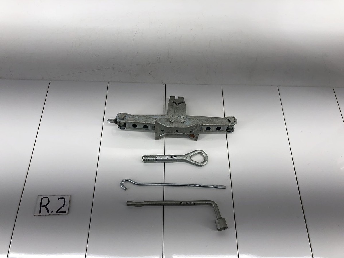 ゆん 08-15 NISSAN ROGUE EMERGENCY SPARE TIRE JACK LIFT TOOL KIT SET OEM