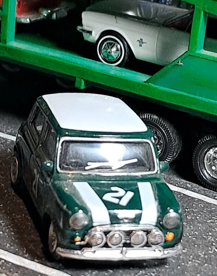 RTR HONGWELL CARARAMA MINI COOPER MODEL 1:72  FOR-DISPLAY/LAYOUT GREEN-#21 - Image 3 of 4