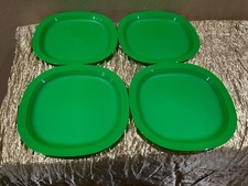 New Set 4 Tupperware Beautiful Micro Luncheon Plates in Bright Green Color