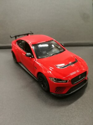 Jaguar Xe Sv Projekt 8 Rot Kinsmart Spielzeug Auto Modell 1/38 Maßstab Metall