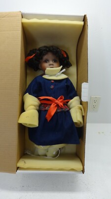 Nib Selten TREASURED HEIRLOOM COLLECTION Porzellan Puppe Doodles, Sue Clarke &