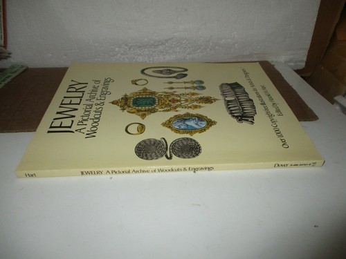 Jewelry: A Pictorial Archive of Woodcuts & Engravings by Harold H. Hart (1981, P - Foto 2 di 9