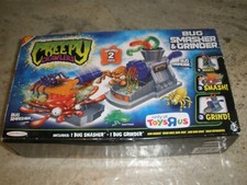 NEW JAKKS PACIFIC CREEPY CRAWLERS BUG SMASHER  GRINDER SET 2010 TOYS 'R US