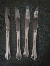 4 Oneida Dublin Dinner Knives