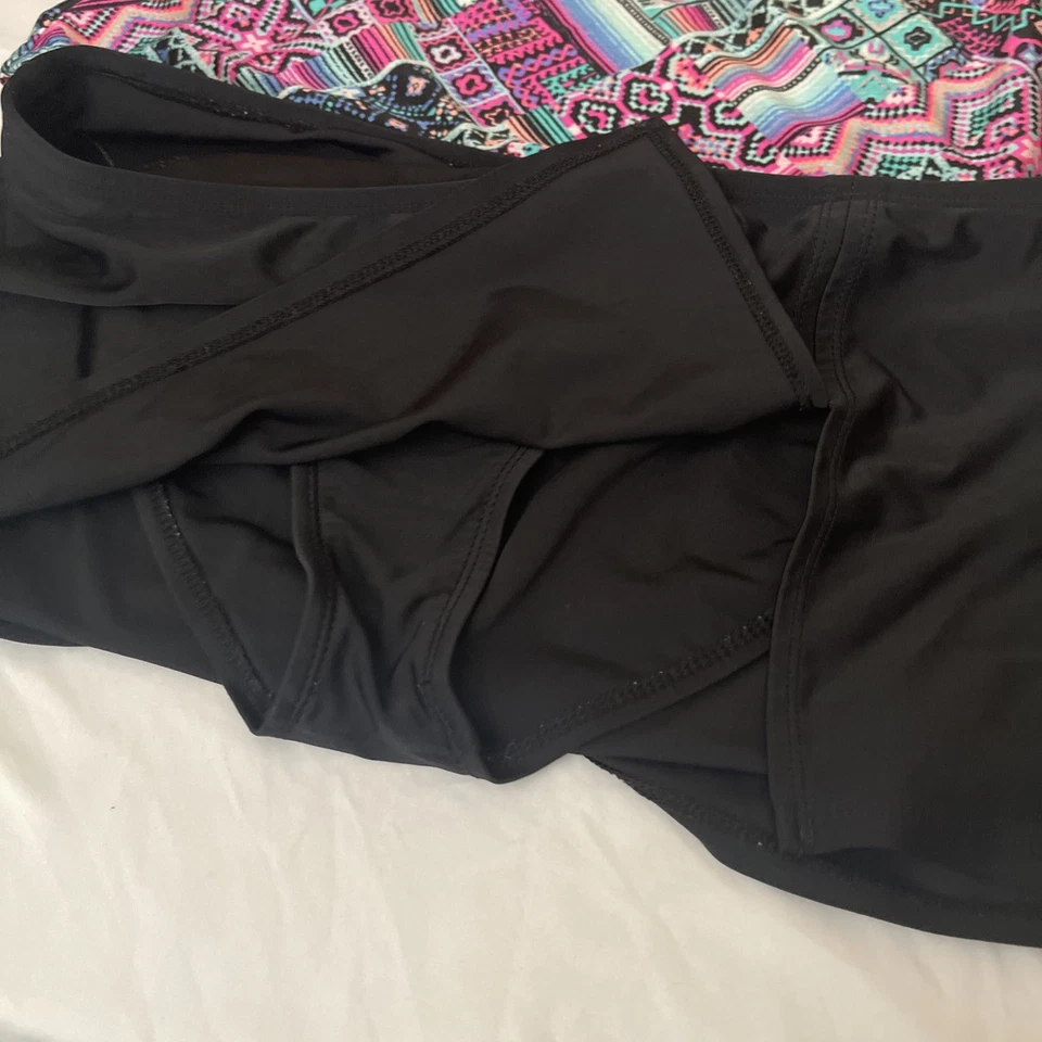 Traje de baño Tankini de moda para mujer talla XL multicolor inferior L Isaac Mizrahi Foto 2 de 4