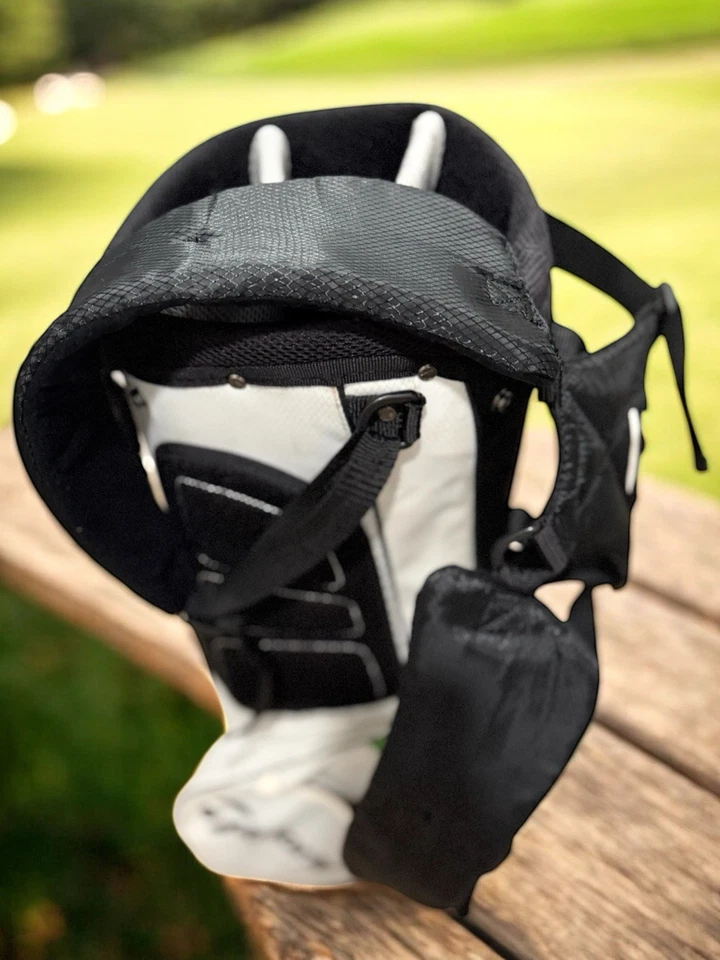 Bolsa de golf TaylorMade Stand de nailon divisor de 6 vías negro blanco con cubierta para lluvia Foto 4 de 4