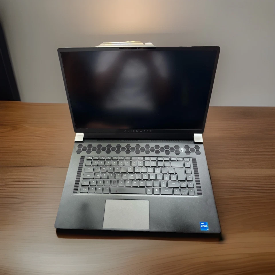 Dell Alienware X17 R1 i7-11800H 8 Core 16Gb 512SSD RTX 3060 6Gb FHD 360Hz  - Image 2 of 4