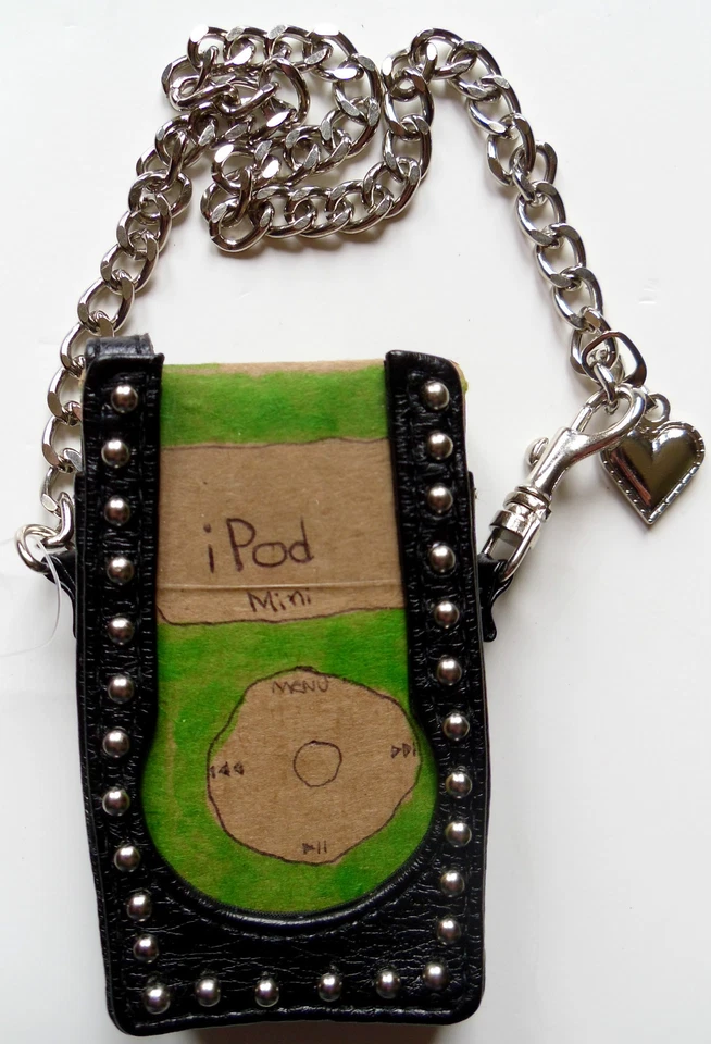 New Marilyn Monroe iPod Mini Case with Chain and Heart Charm Sexy Mp3 Player  - Image 2 of 3