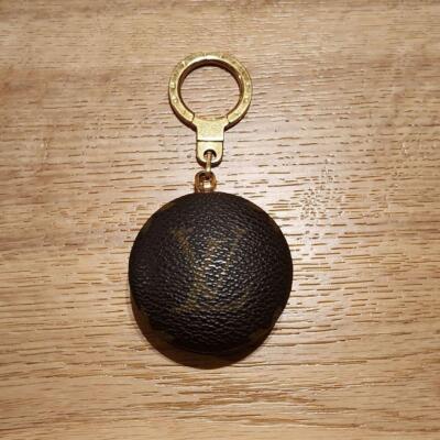 Louis Vuitton Astropill ルイビトン キーホルダー Louis Vuitton Key Ring Astro Pill with Light 69 | eBay