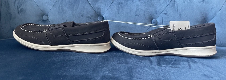 NUEVO CON ETIQUETAS Cherokee Niños Zapatos de Vestir TALLA 5 Marrón Oscuro Gamuza Mocasín Sin Cordones $19.99 Foto 4 de 4