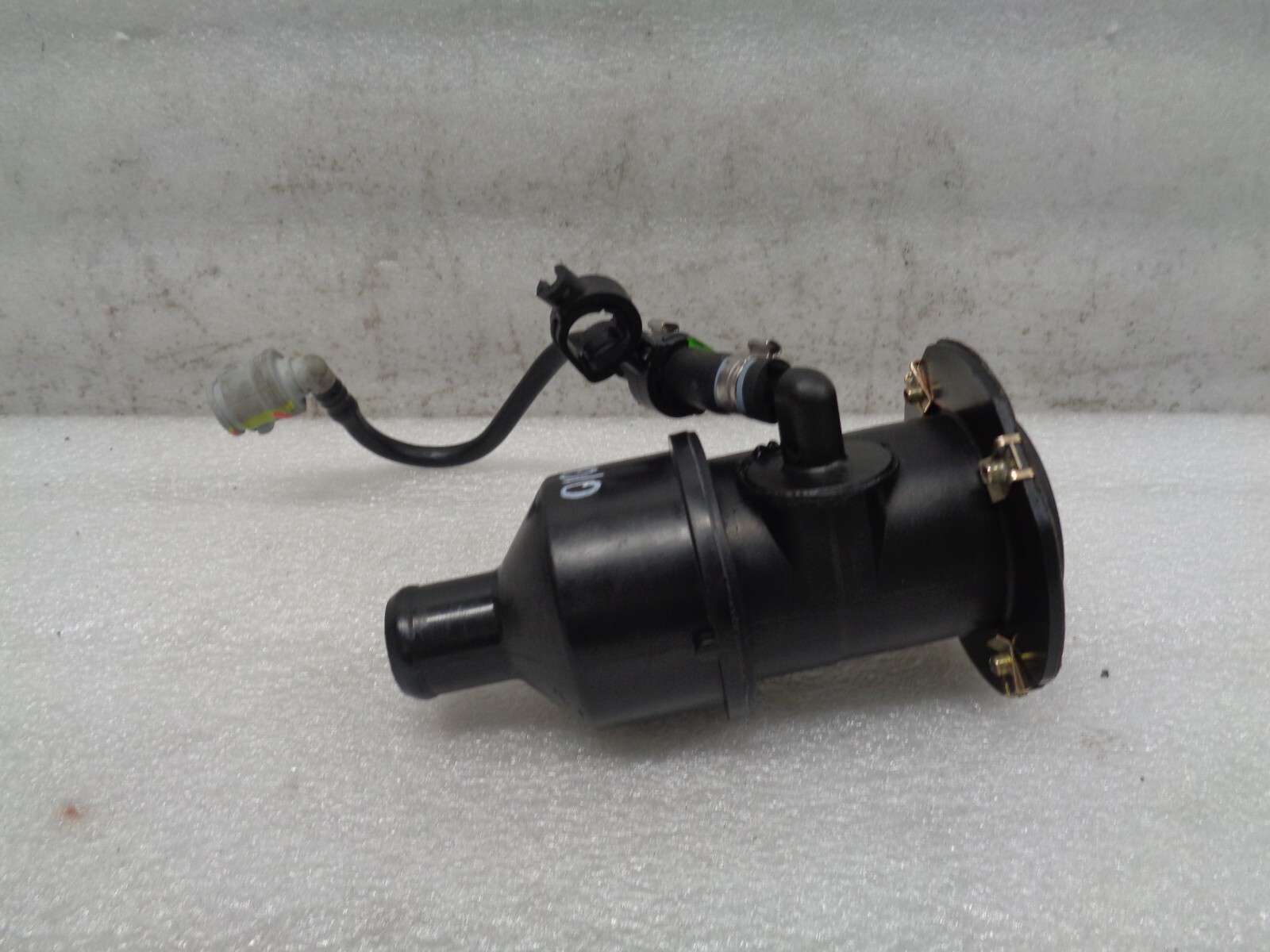 2003-2013 Maserati Quattroporte M139 Fuel Gas Tank Filler Neck OEM AK221010